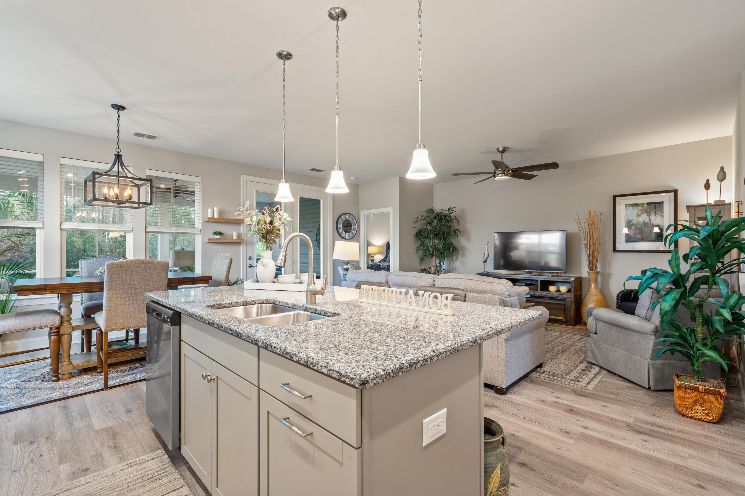 363 Seaside Trail Summerville, SC 29486 - Photo 16 of 70 16