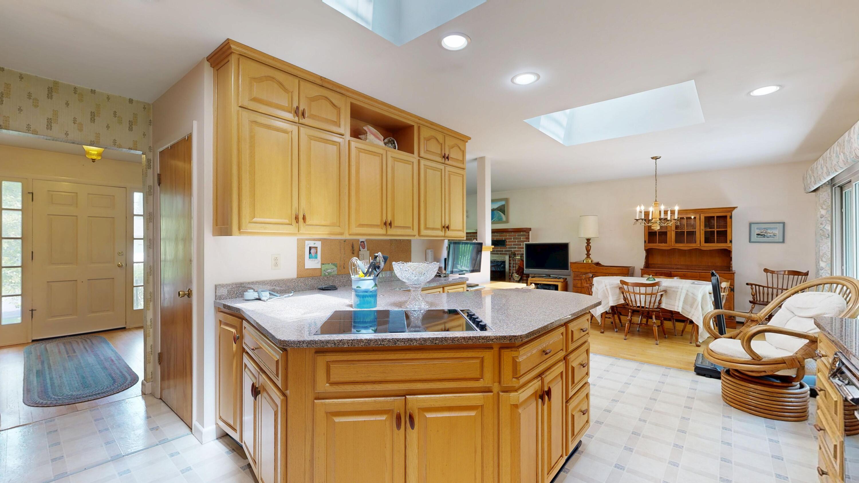 25 Orestis Way Lewiston, ME 04240 - Photo 6 of 42 Kitchen