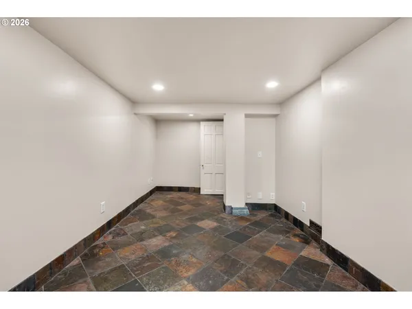 $525,000 | 7024 North Albina Avenue, Portland, OR 97217