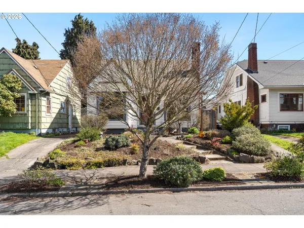 $525,000 | 7024 North Albina Avenue, Portland, OR 97217