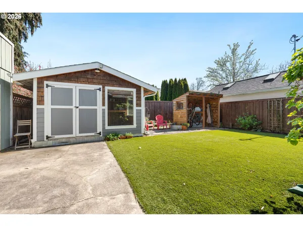 $525,000 | 7024 North Albina Avenue, Portland, OR 97217