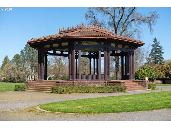 $525,000 | 7024 North Albina Avenue, Portland, OR 97217