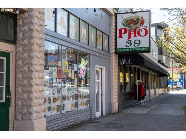 $525,000 | 7024 North Albina Avenue, Portland, OR 97217
