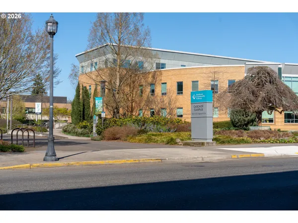 $525,000 | 7024 North Albina Avenue, Portland, OR 97217