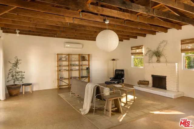 $1,099,000 | 10816 Redmont Avenue, Tujunga, CA 91042