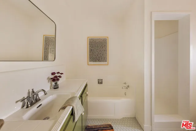 $1,099,000 | 10816 Redmont Avenue, Tujunga, CA 91042