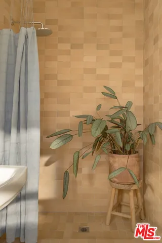 $1,099,000 | 10816 Redmont Avenue, Tujunga, CA 91042