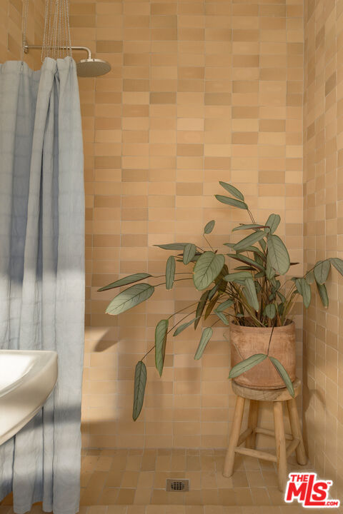 10816 Redmont Avenue Tujunga, CA 91042 - Photo 26 of 31 a bathroom with a shower