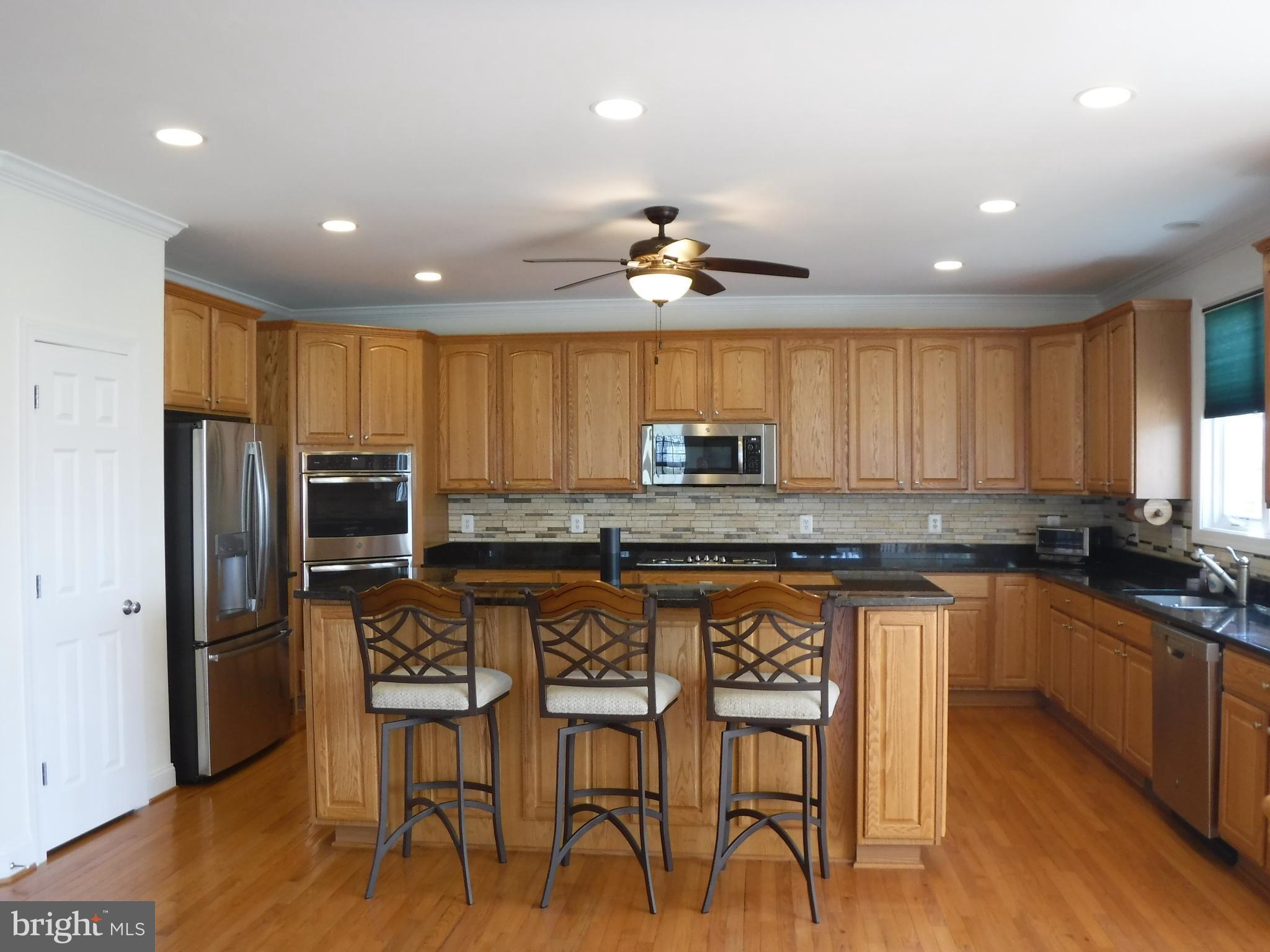 16721 Ivandale Road Hamilton, VA 20158 - Photo 11 of 30 New GE Profile Stainless Steel Appliances