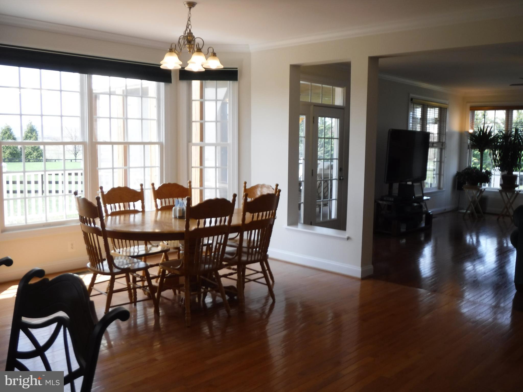 16721 Ivandale Road Hamilton, VA 20158 - Photo 12 of 30 Eat-in Kitchen Area