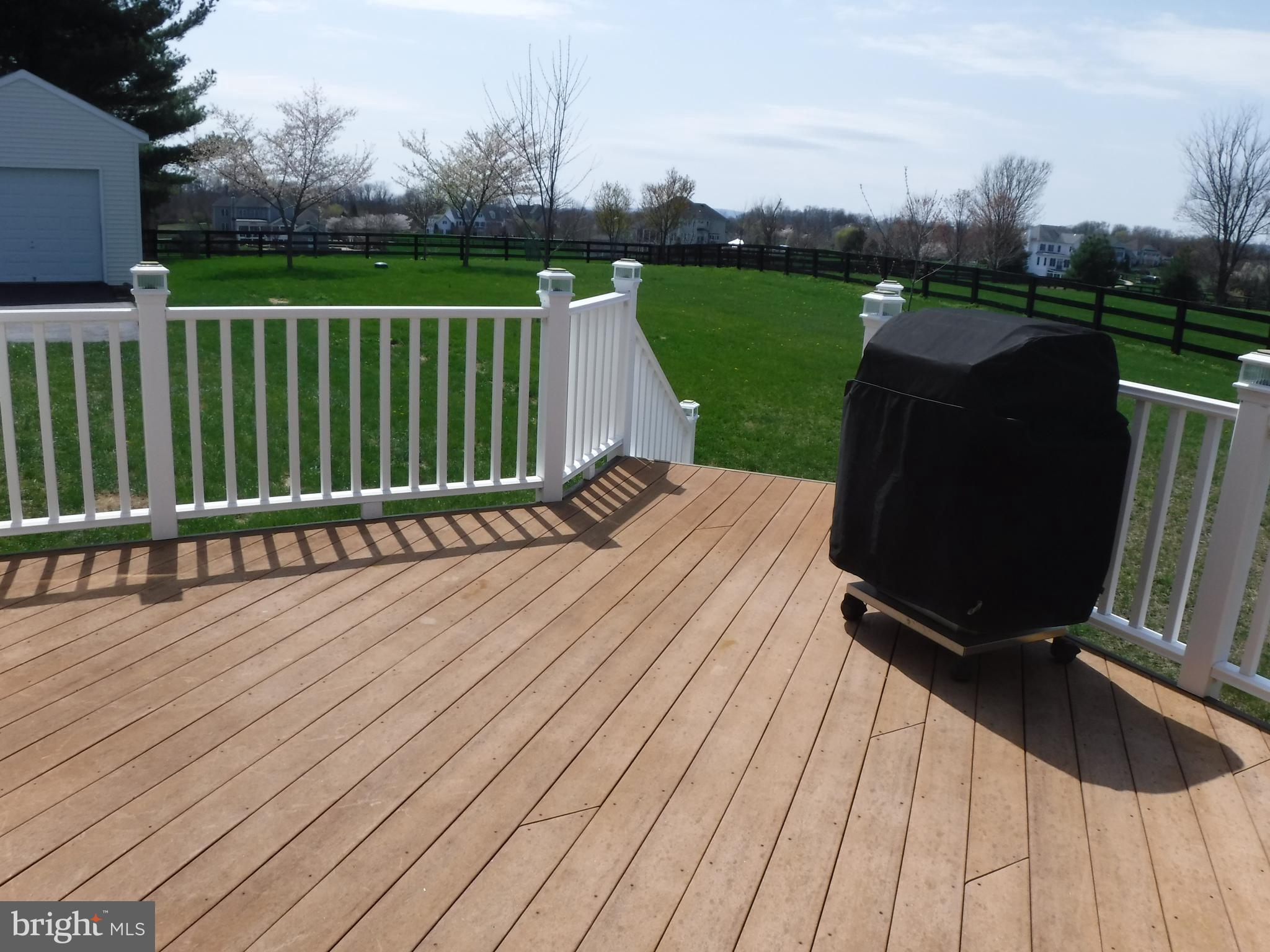 16721 Ivandale Road Hamilton, VA 20158 - Photo 16 of 30 Trex Deck