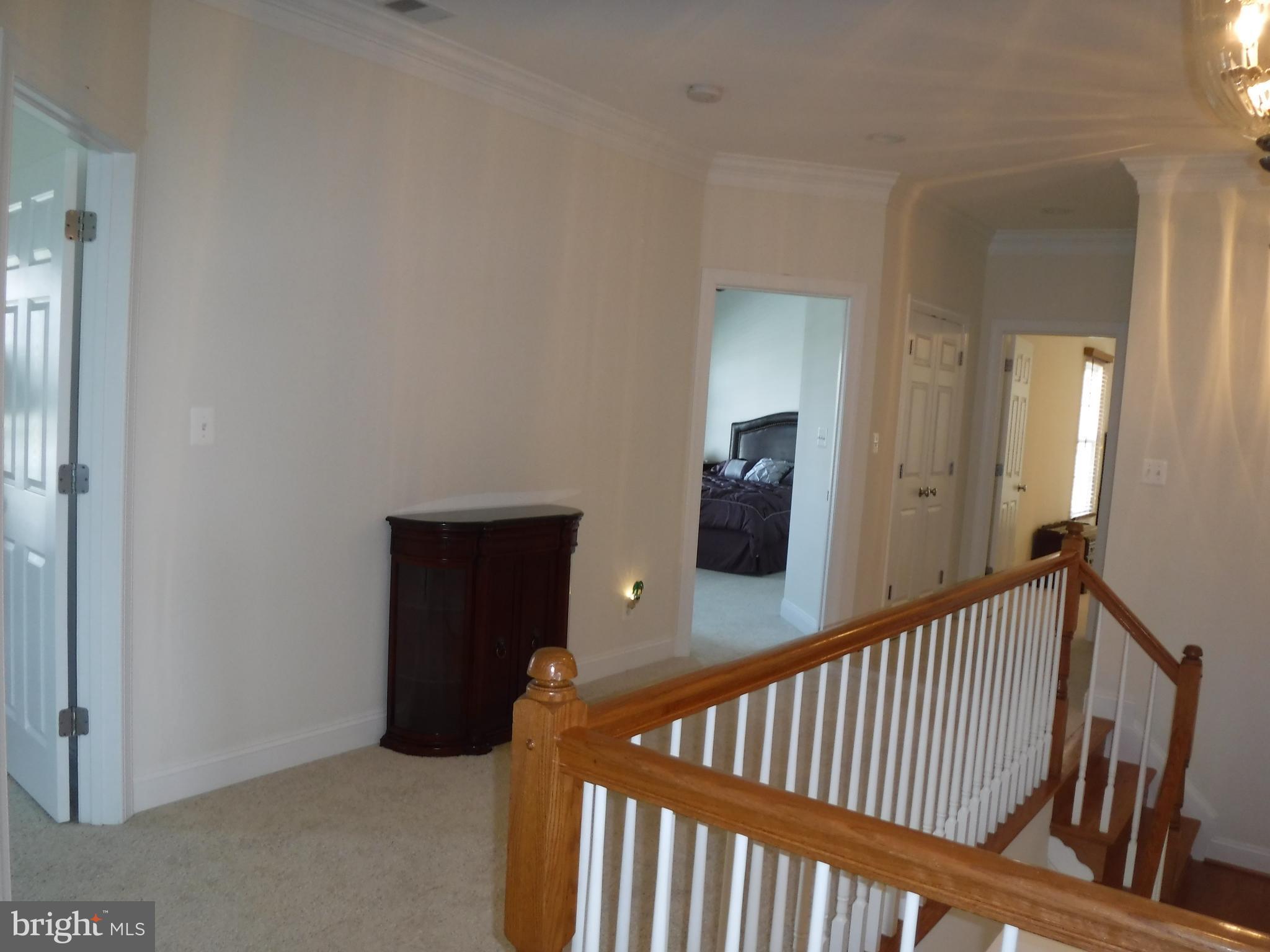 16721 Ivandale Road Hamilton, VA 20158 - Photo 26 of 30 Upper Hall