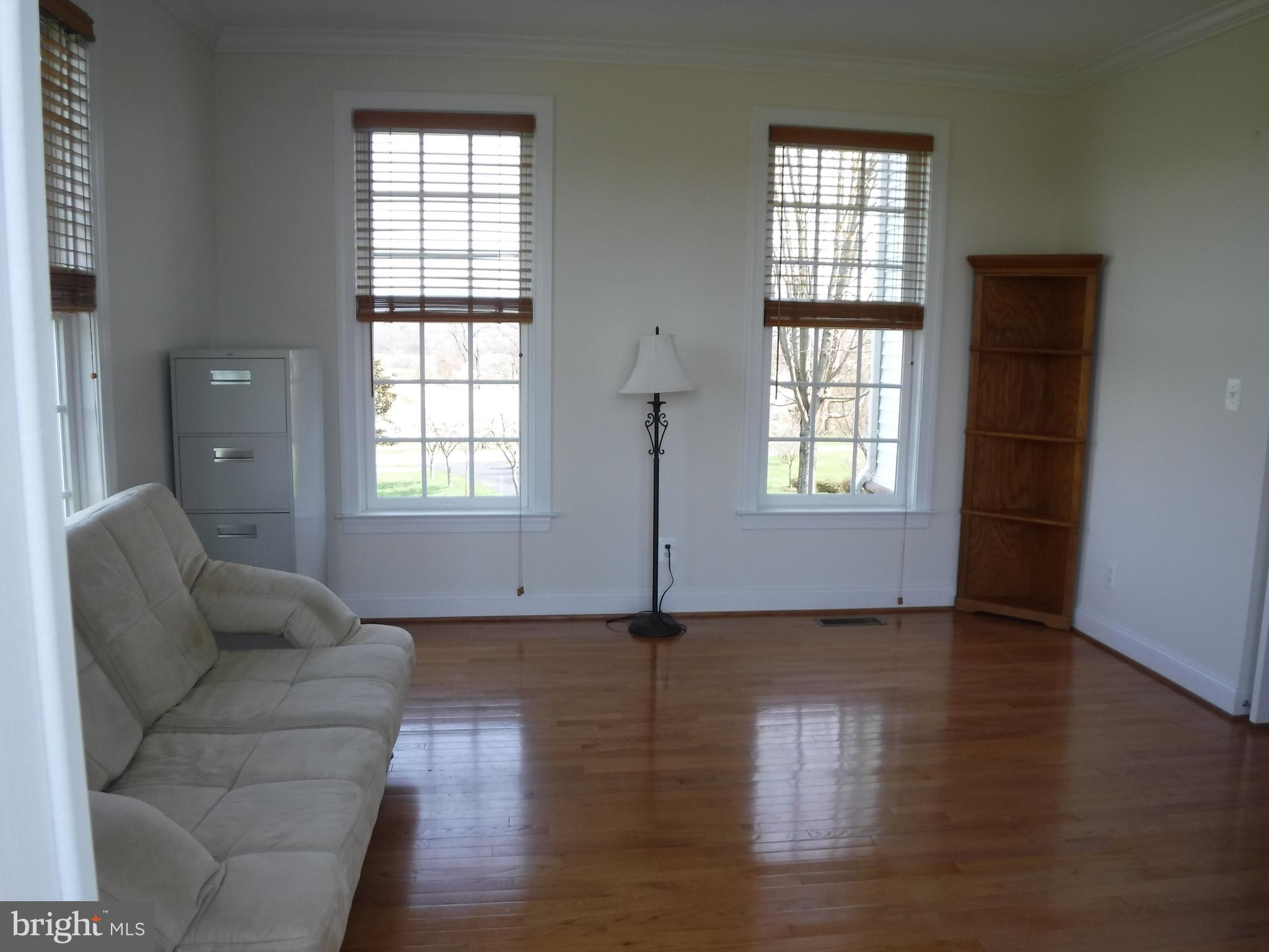 16721 Ivandale Road Hamilton, VA 20158 - Photo 10 of 30 Den