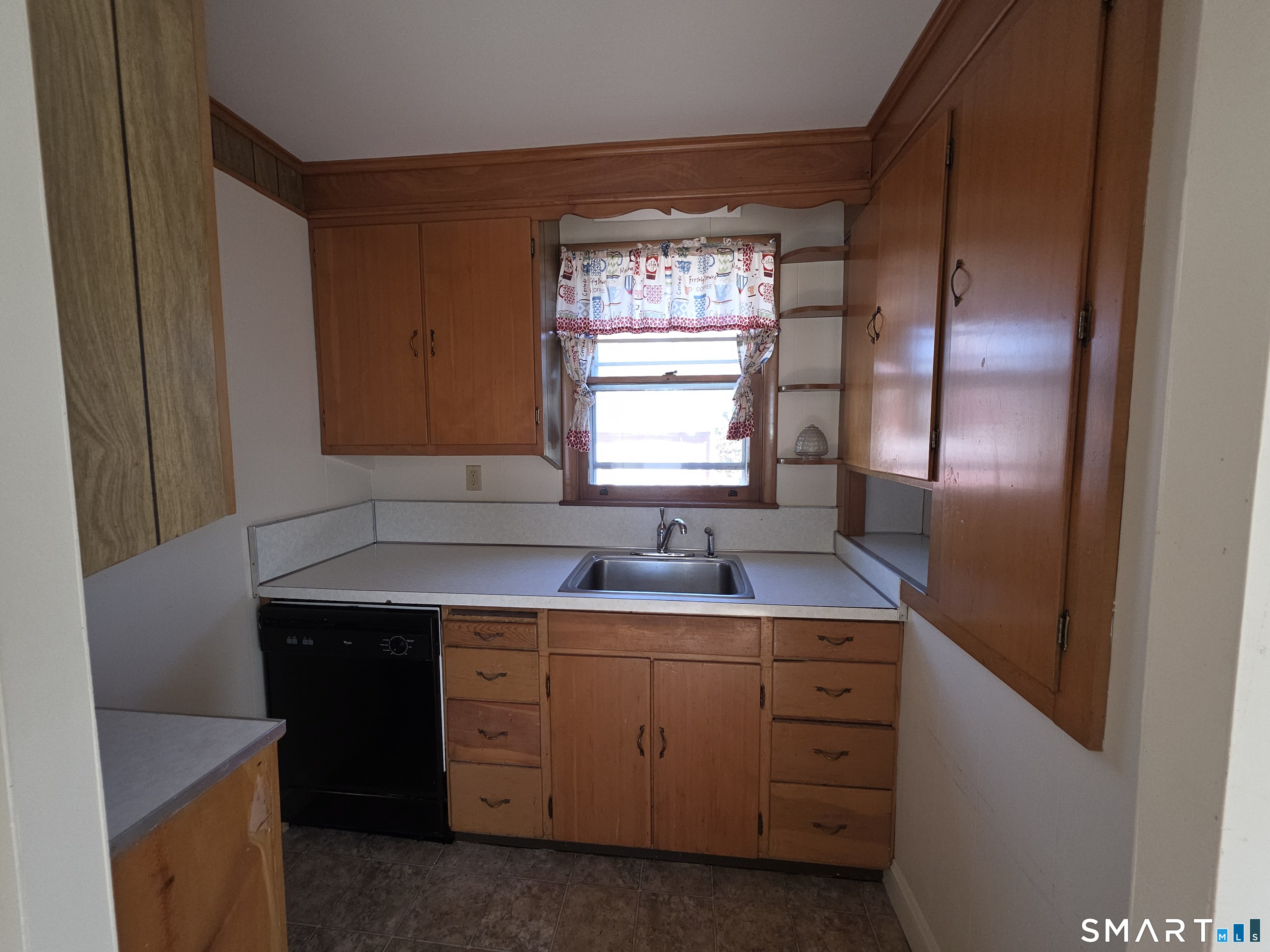 44 Maple Avenue Windsor, CT 06095 - Photo 16 of 35 Unit B Kitchen