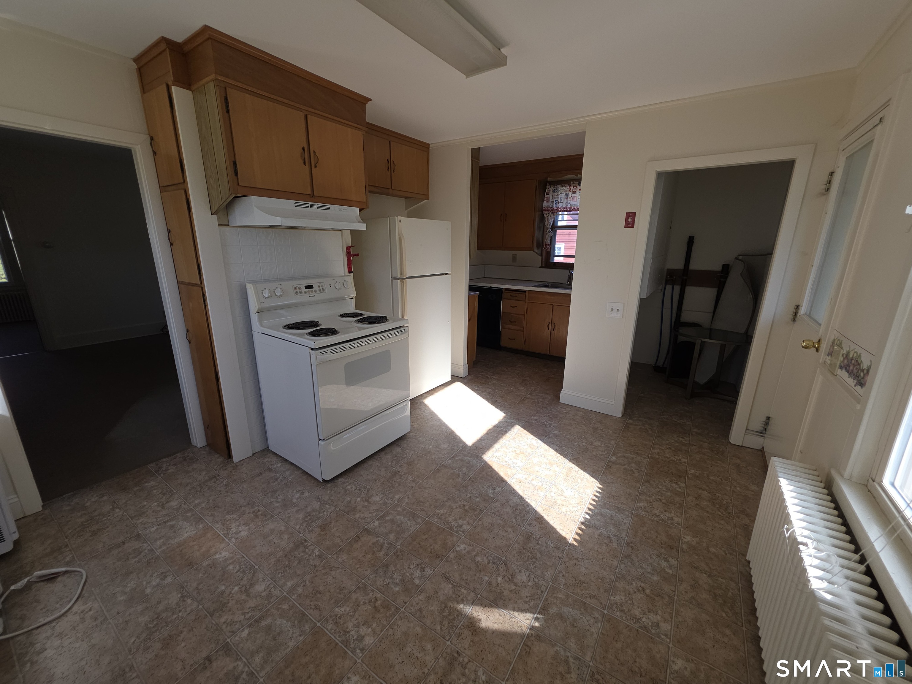 44 Maple Avenue Windsor, CT 06095 - Photo 17 of 35 Unit B Kitchen