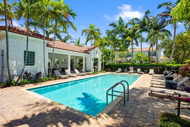 $630,000 | 450 Greensboro Way, Boynton Beach, FL 33435