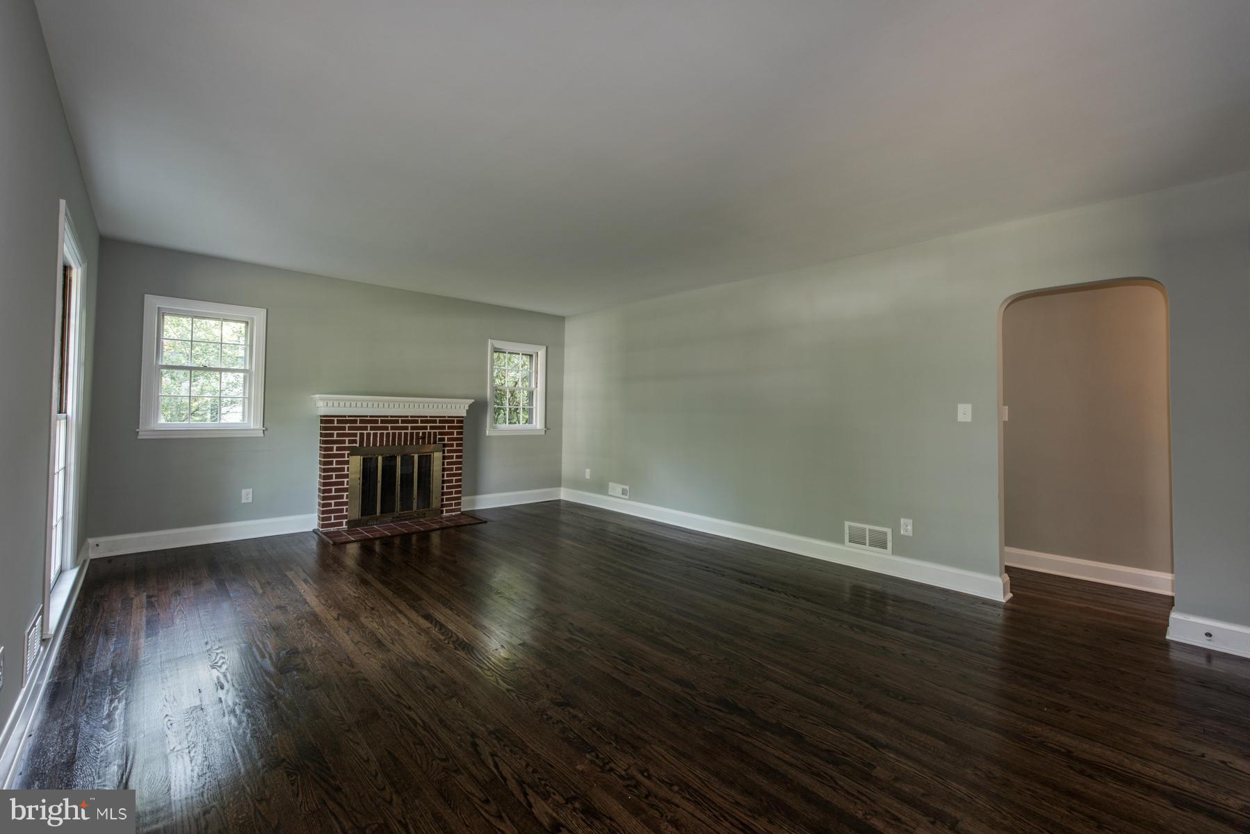 3637 Ligon Road Ellicott City, MD 21042 - Photo 6 of 20 Living Room