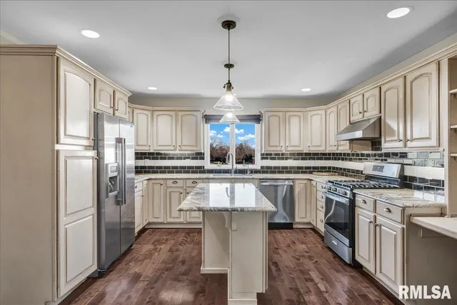 $495,000 | 2619 Sunset Court, Peoria, IL 61615