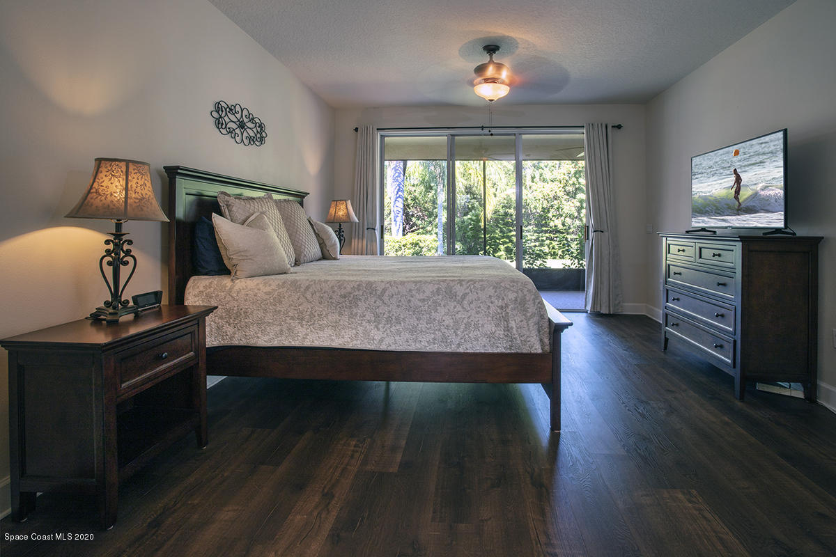 1694 Simerick Lane Melbourne, FL 32940 - Photo 28 of 55 Beautiful Luxury Vynal