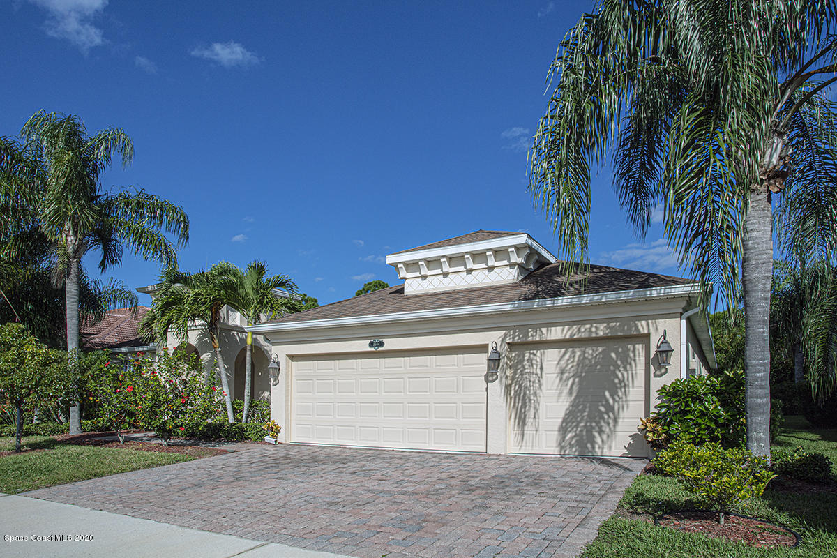 1694 Simerick Lane Melbourne, FL 32940 - Photo 4 of 55 3 car Garage