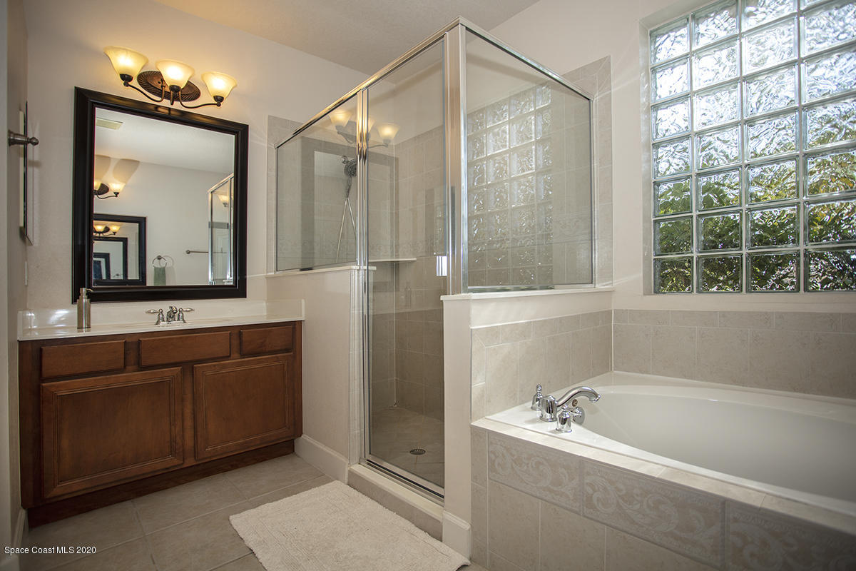 1694 Simerick Lane Melbourne, FL 32940 - Photo 31 of 55 Master Bath