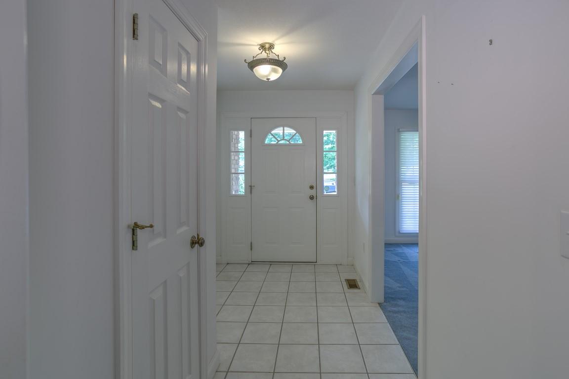 700 Hargis Road Signal Mountain, TN 37377 - Photo 4 of 39 Foyer