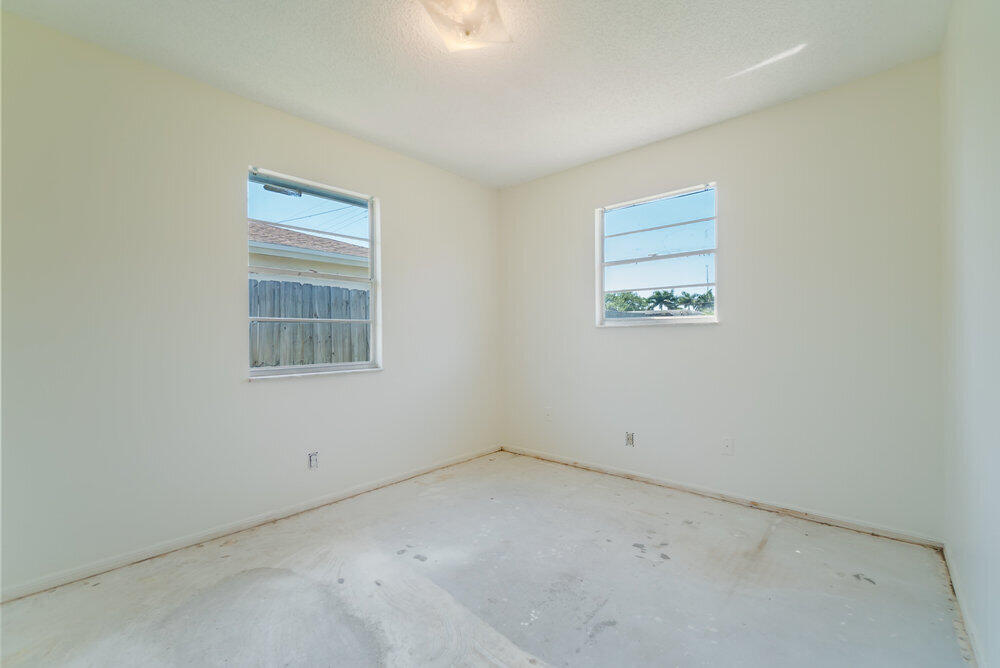 1565 West 10th Street Riviera Beach, FL 33404 - Photo 10 of 18 010_dsc08176