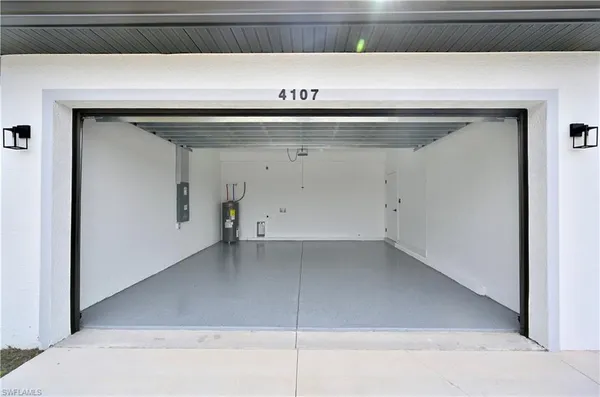 $2,100 | 4107 13th Street Southwest, Lehigh Acres, FL 33976