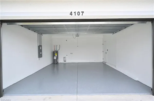 $2,100 | 4107 13th Street Southwest, Lehigh Acres, FL 33976