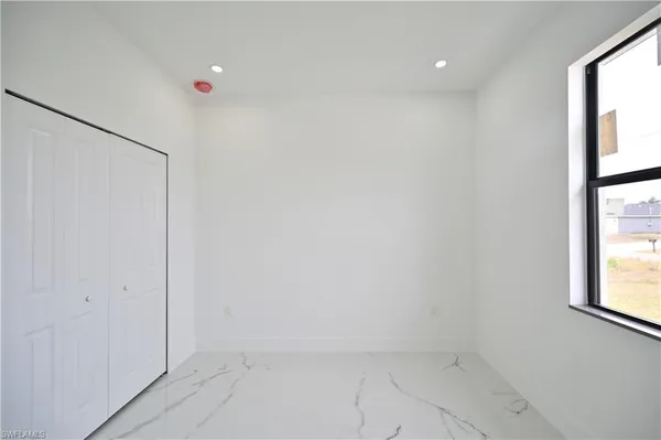 $2,100 | 4107 13th Street Southwest, Lehigh Acres, FL 33976