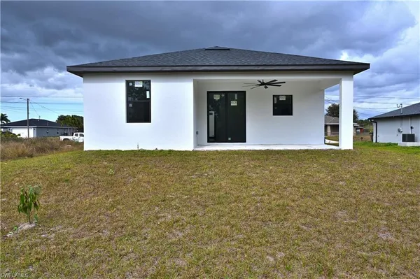 $2,100 | 4107 13th Street Southwest, Lehigh Acres, FL 33976