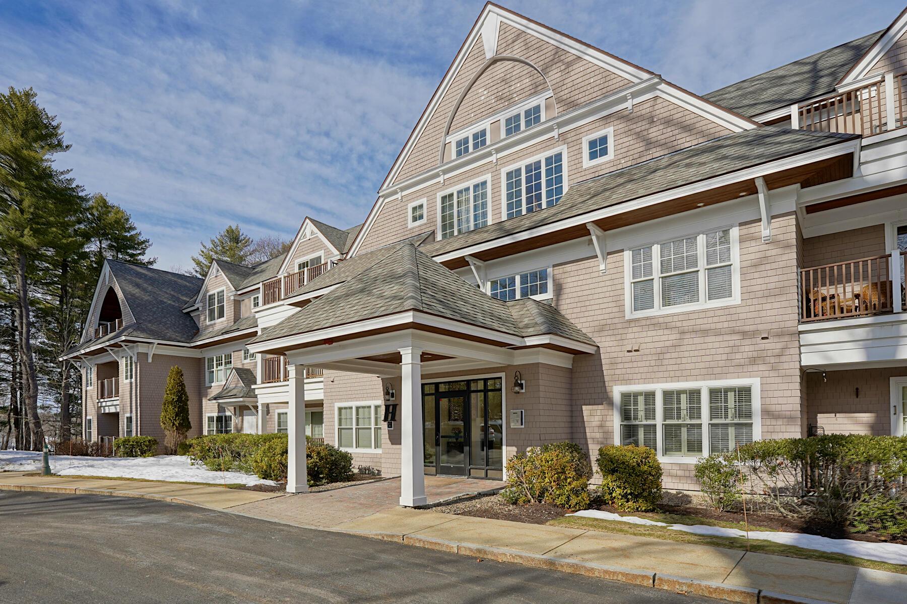 100 Shepard's Cove Road, Unit H301 Kittery, ME 03904 - Photo 4 of 41 04