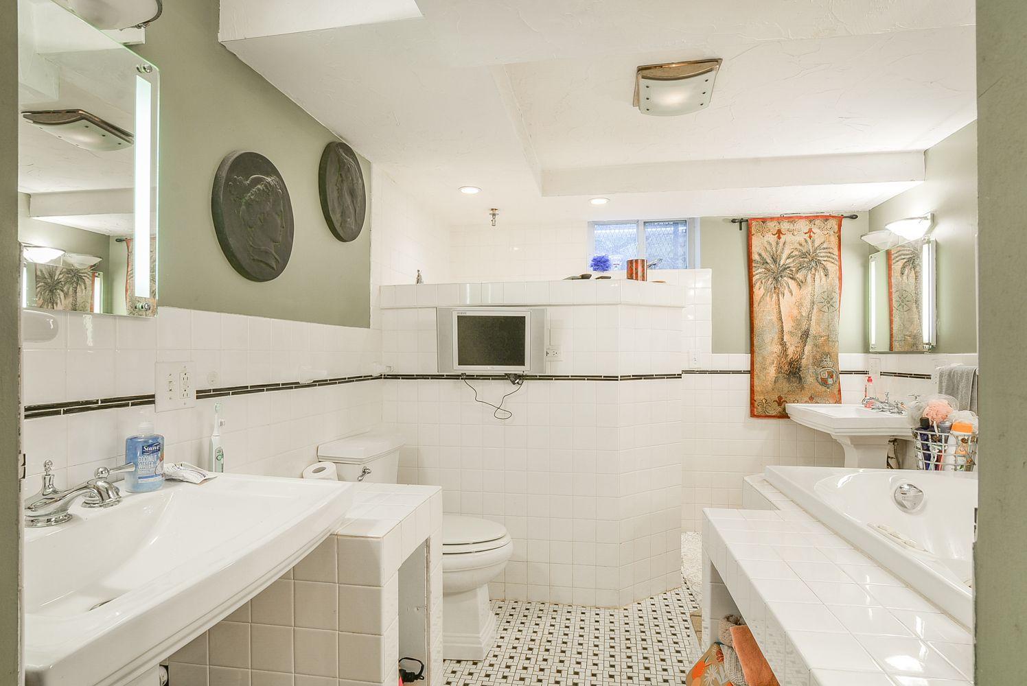 189 Hilton Road Gate City, VA 24251 - Photo 28 of 37 Lower level bath
