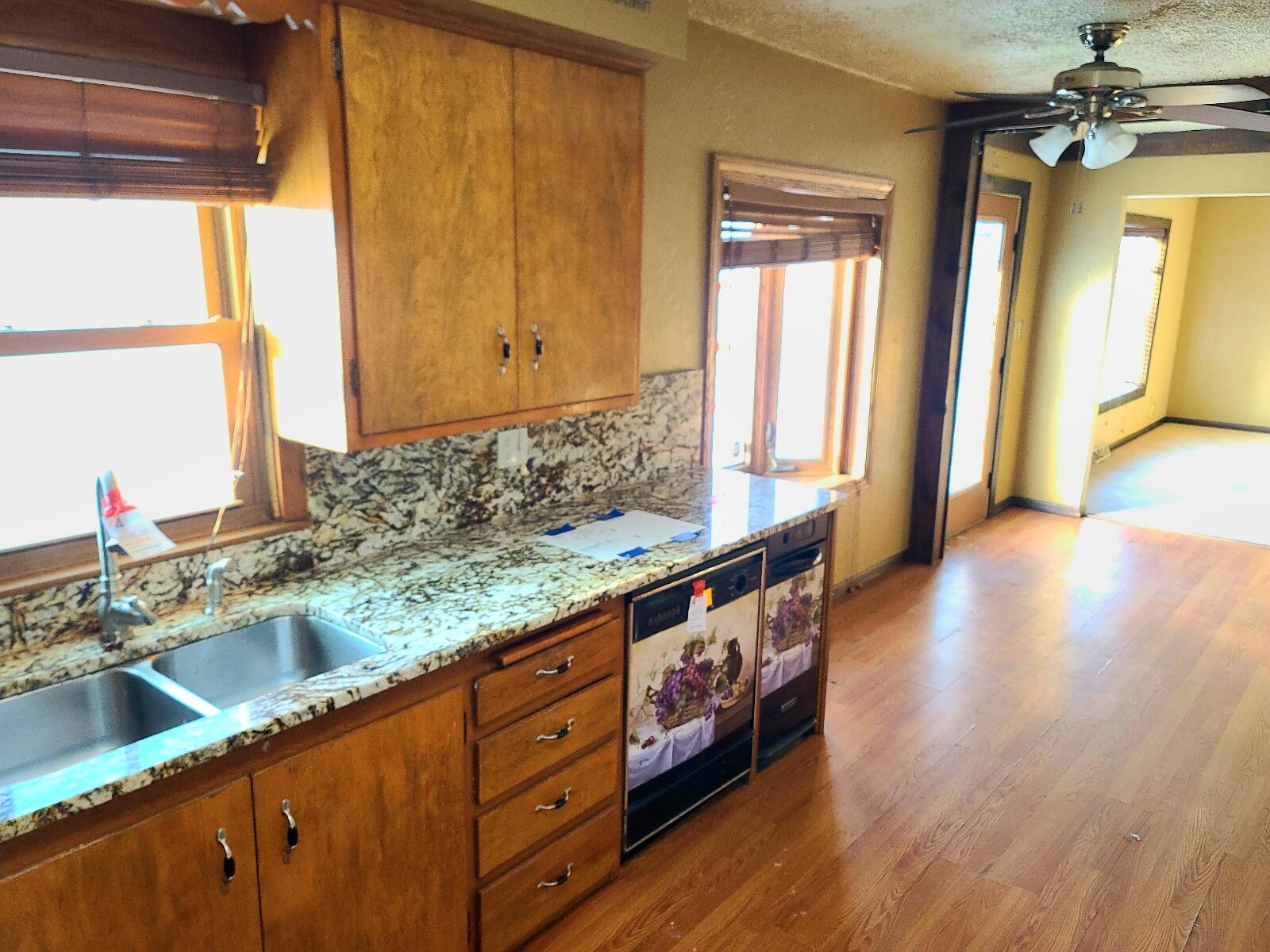 3818 68th Street Kenosha, WI 53142 - Photo 12 of 19 KITCHEN (2)