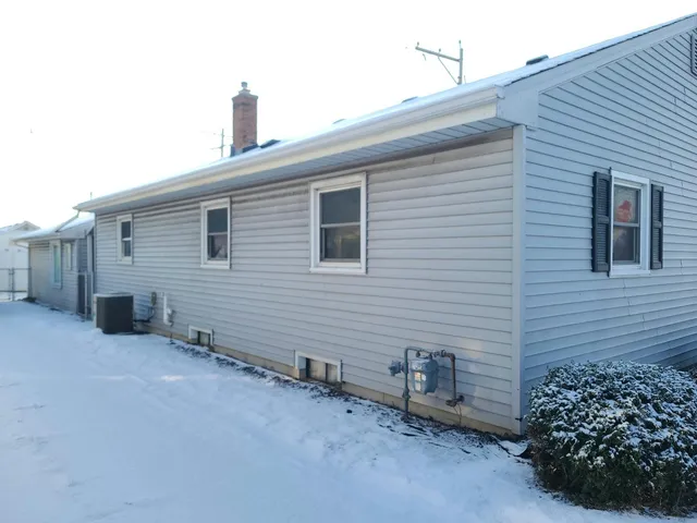 $257,000 | 3818 68th Street, Kenosha, WI 53142
