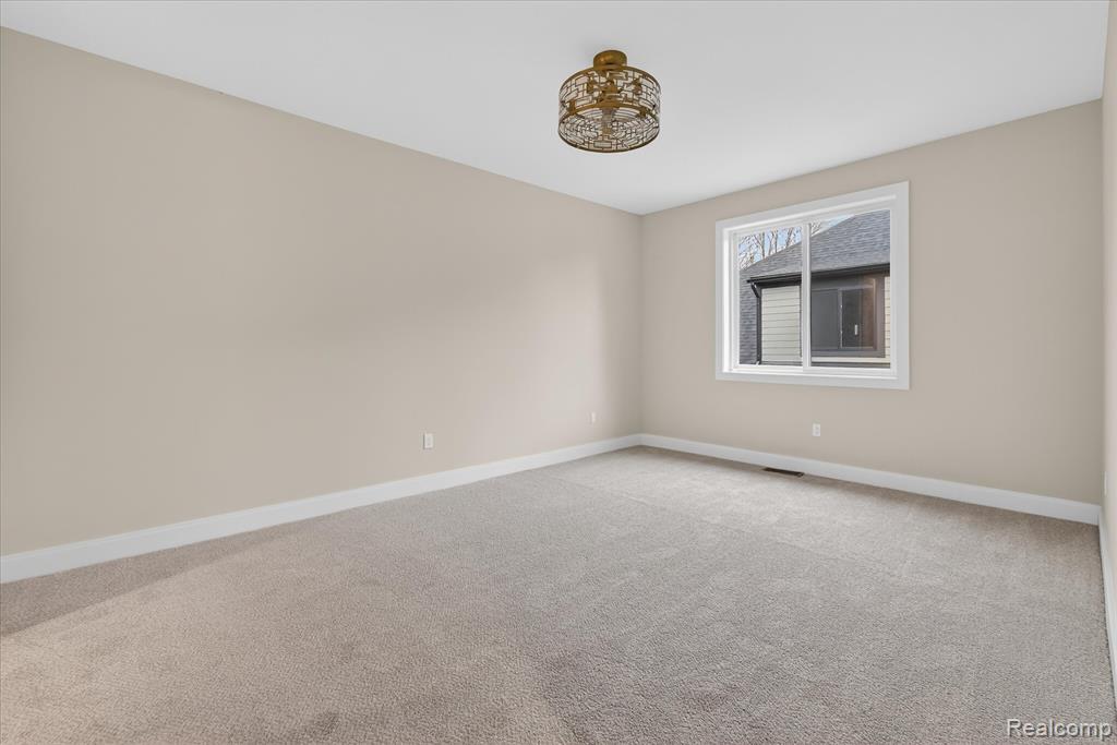 546 Maplehill Road Rochester Hills, MI 48306 - Photo 35 of 52