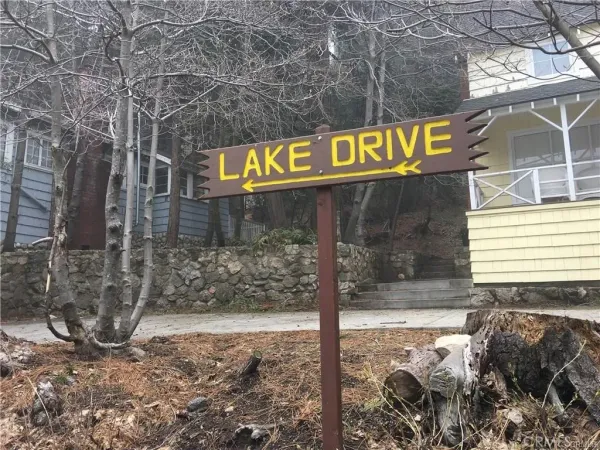 a street sign that is on a pole