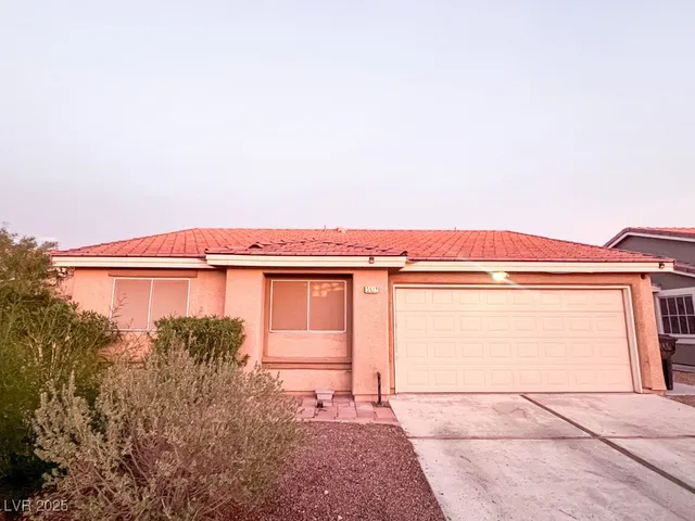 $2,000 | 5532 Great Divide Street, North Las Vegas, NV 89031