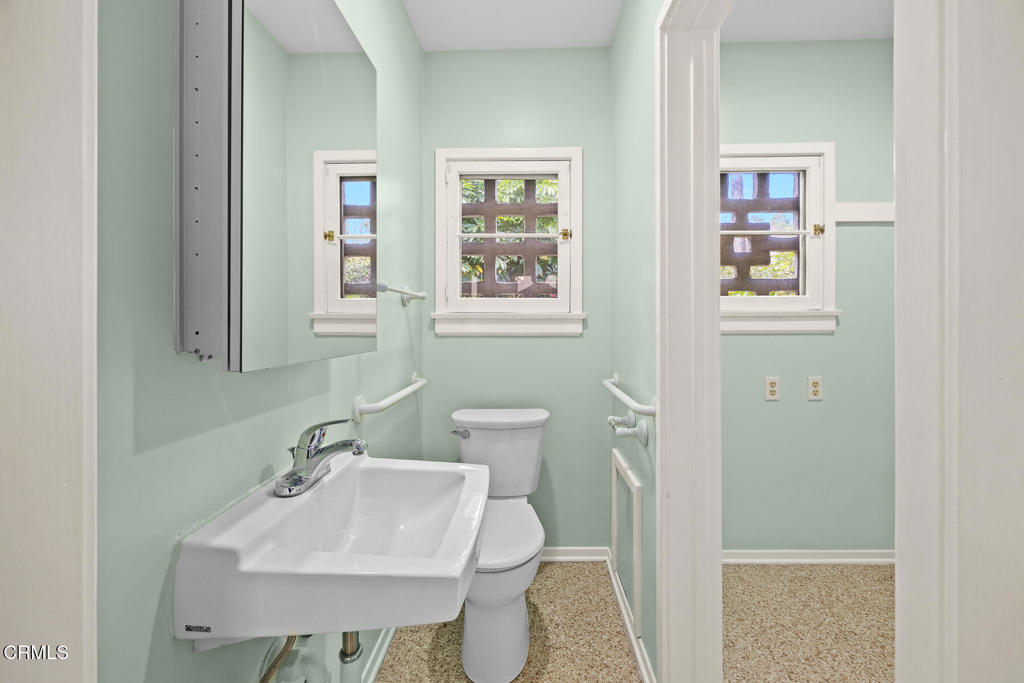 2405 Monterey Road San Marino, CA 91108 - Photo 15 of 27 Powder Bath