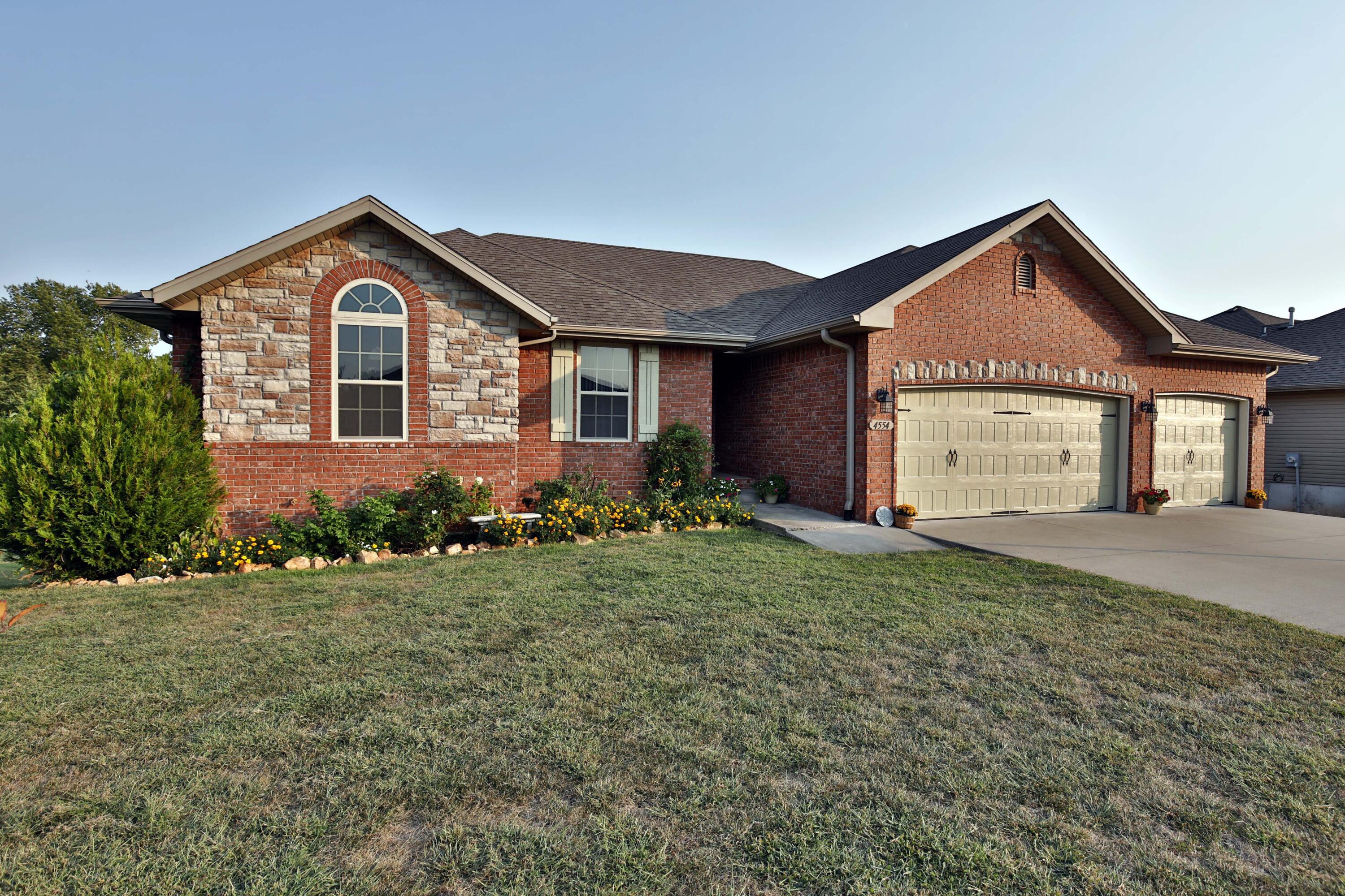 4554 Oneida Drive Springfield, MO 65802 - Photo 1 of 1 Oneida_008680