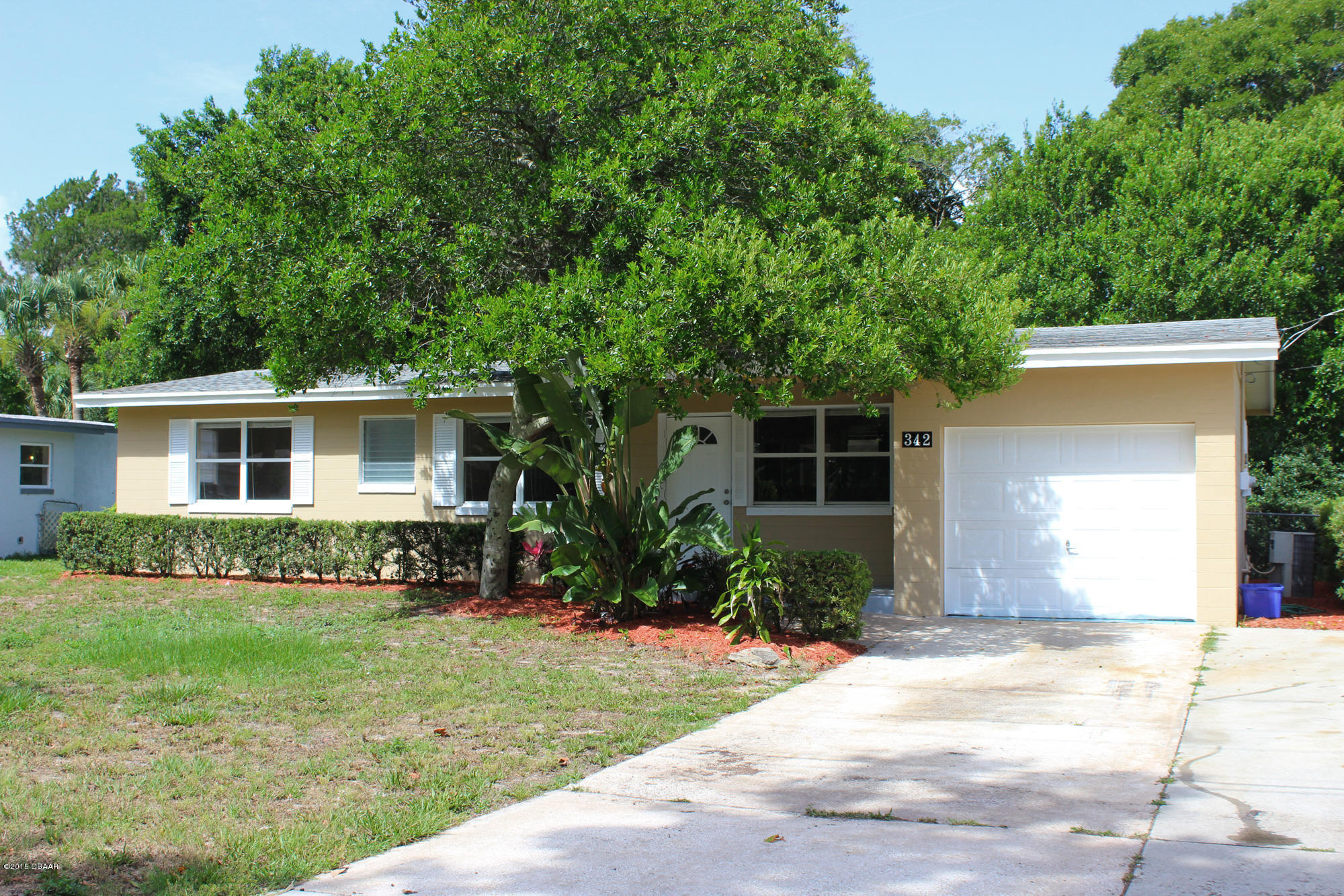 342 McIntosh Road Ormond Beach, FL 32174 - Photo 2 of 21 FrontYard02
