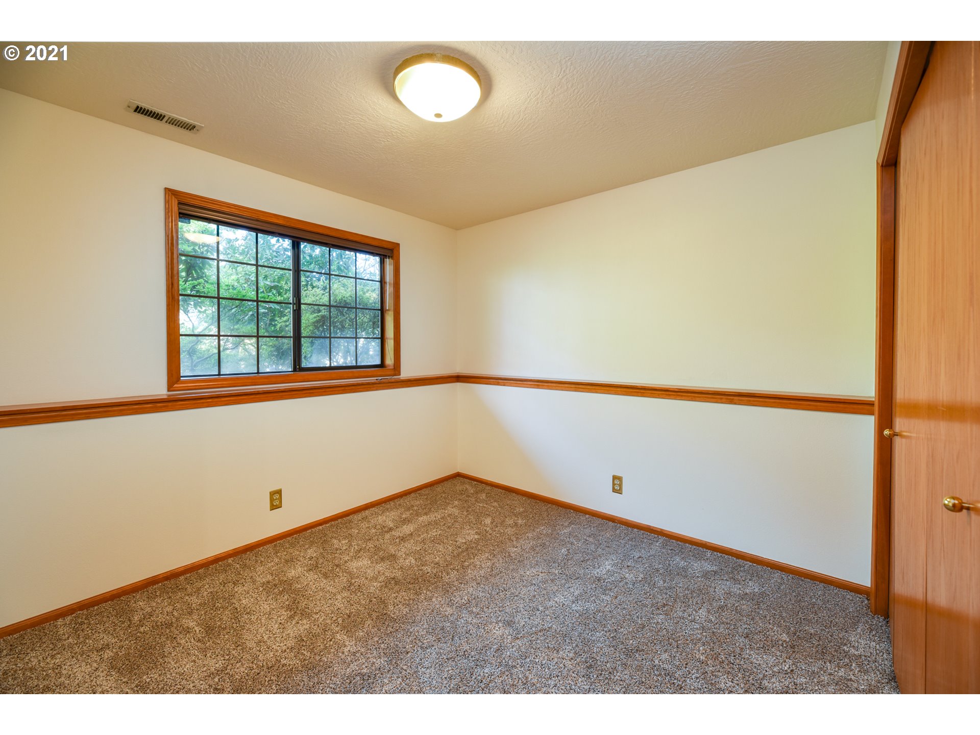 7215 Daisy Street Springfield, OR 97478 - Photo 22 of 32