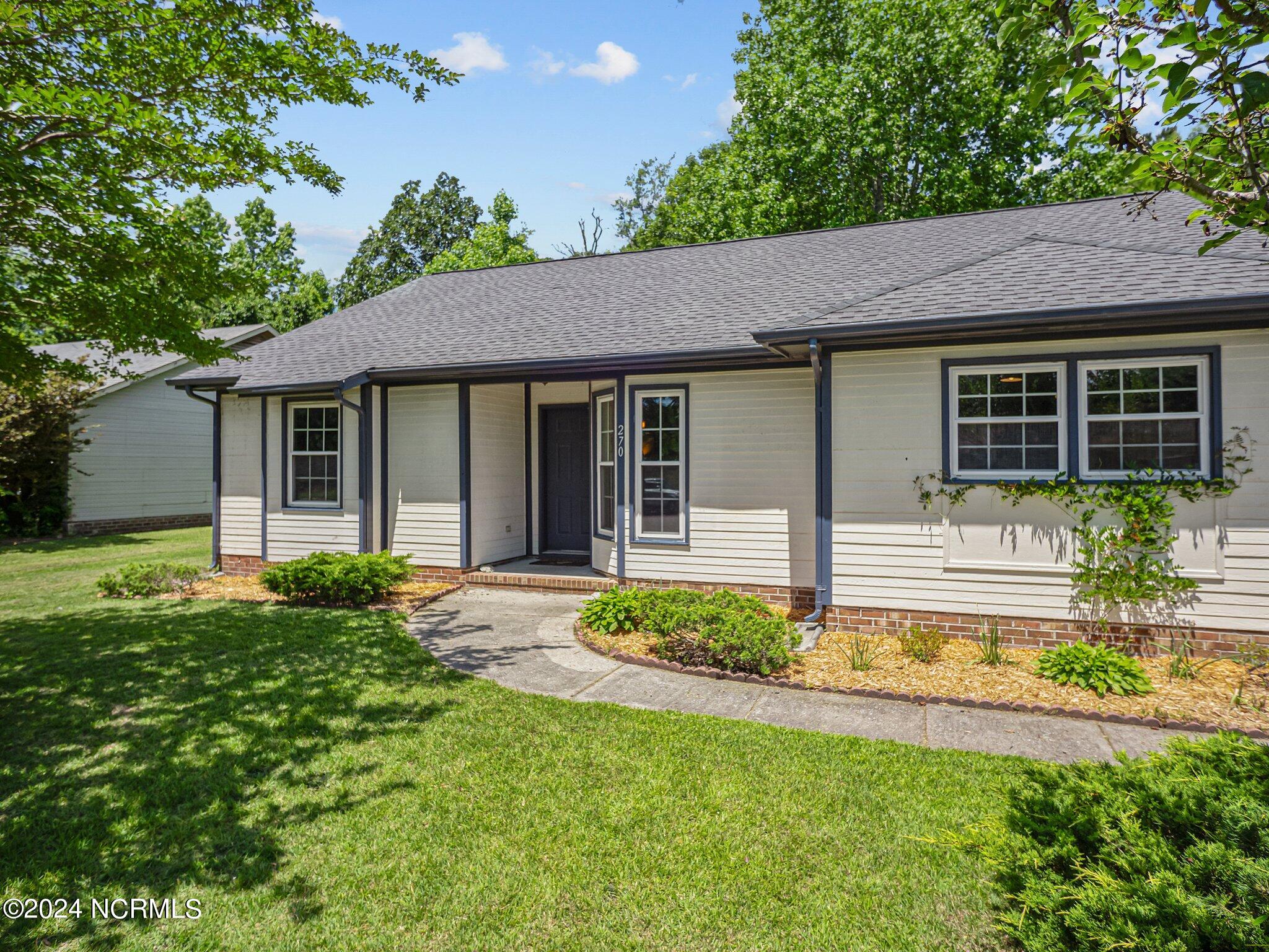 270 Raintree Road Jacksonville, NC 28540 - Photo 1 of 31 1-web-or-mls-P5222386