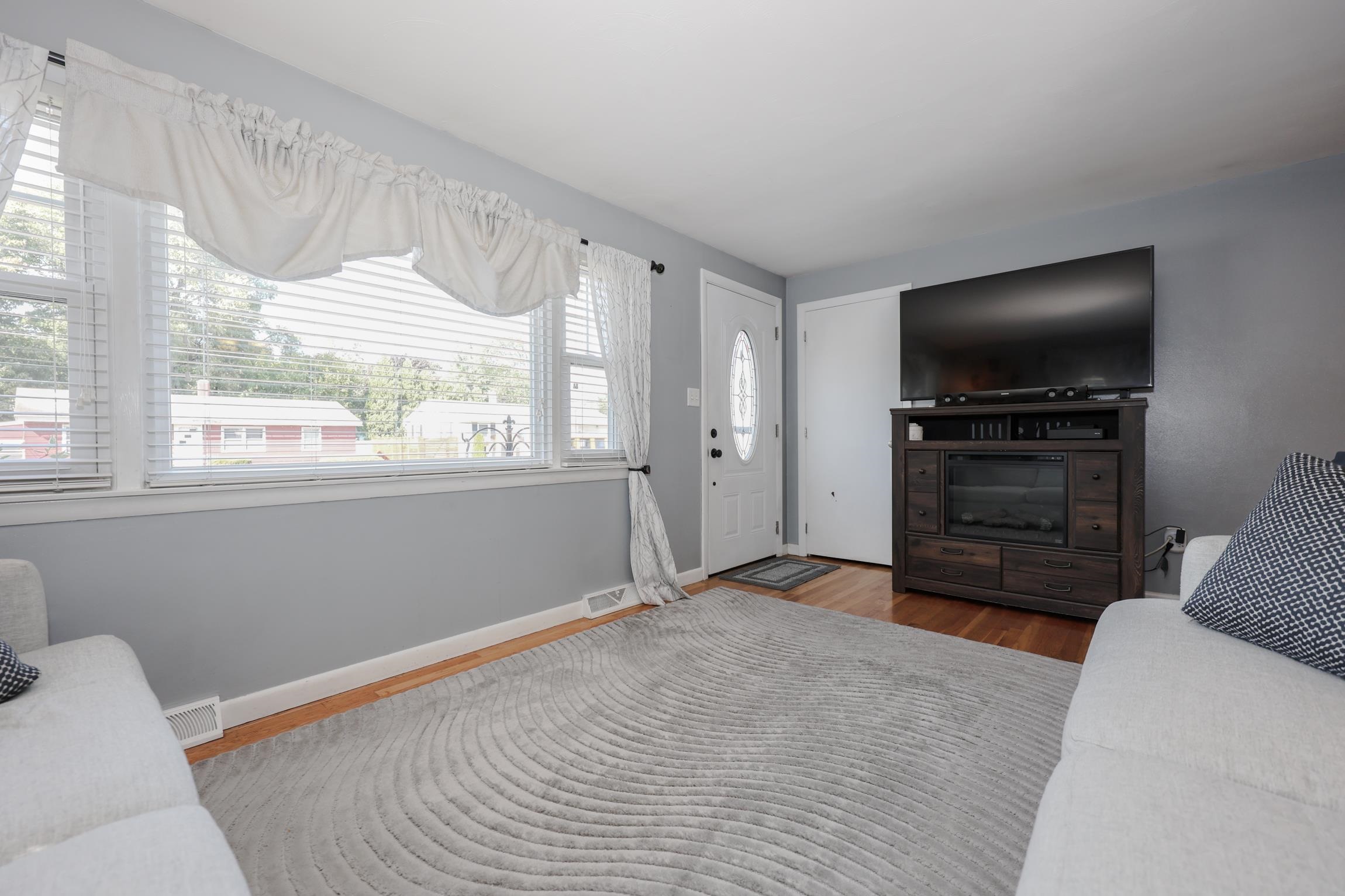 13 April Drive Nashua, NH 03060 - Photo 25 of 30