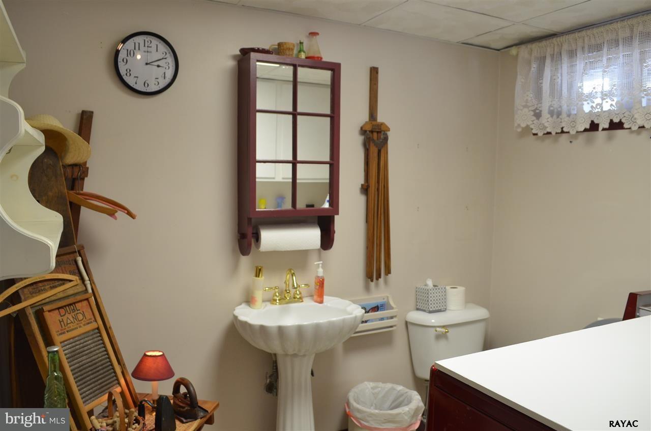935 Witmer Road York, PA 17406 - Photo 35 of 36 Gallery Image 35