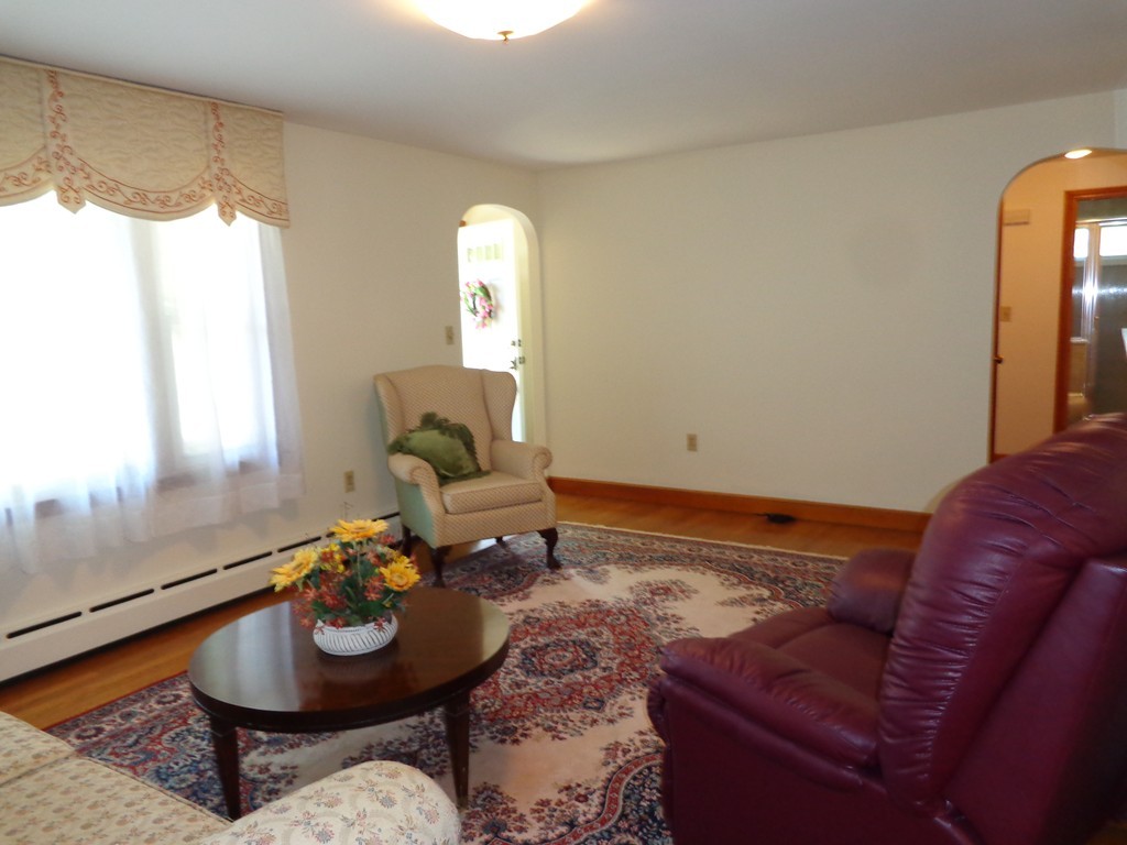 14 Ayrshire Road Worcester, MA 01604 - Photo 8 of 24 Gallery Image 8