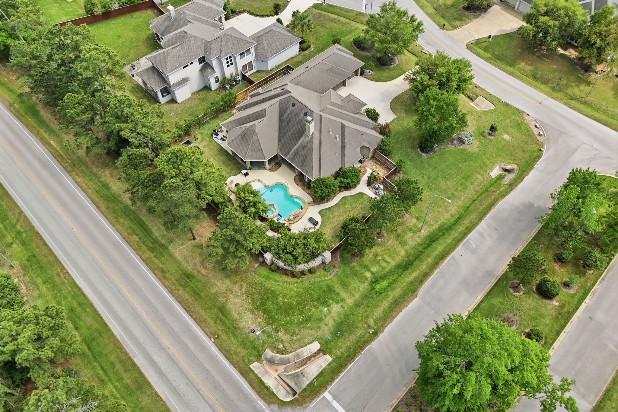 8111 Hideaway Lake Circle Spring, TX 77389 - Photo 47 of 48 an aerial view of a house