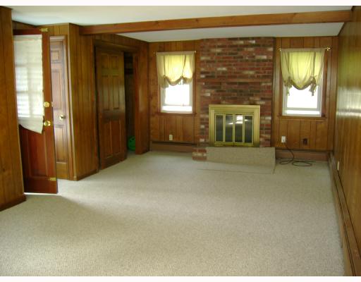 5 Ledge Road Barrington, RI 02806 - Photo 2 of 8 Den/Family/Great Room.