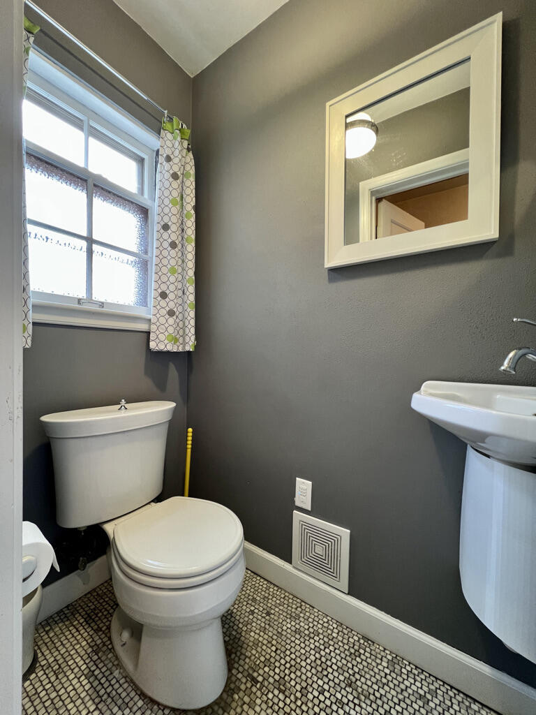 8302 Currie Avenue Wauwatosa, WI 53213 - Photo 23 of 53 0B1F034A-5C41-443B-B448-D7F3C0970D23_1_1