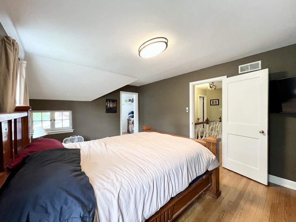 8302 Currie Avenue Wauwatosa, WI 53213 - Photo 27 of 53 48CB0445-9FB1-4EA8-8CEF-8B55718C19C8_1_1